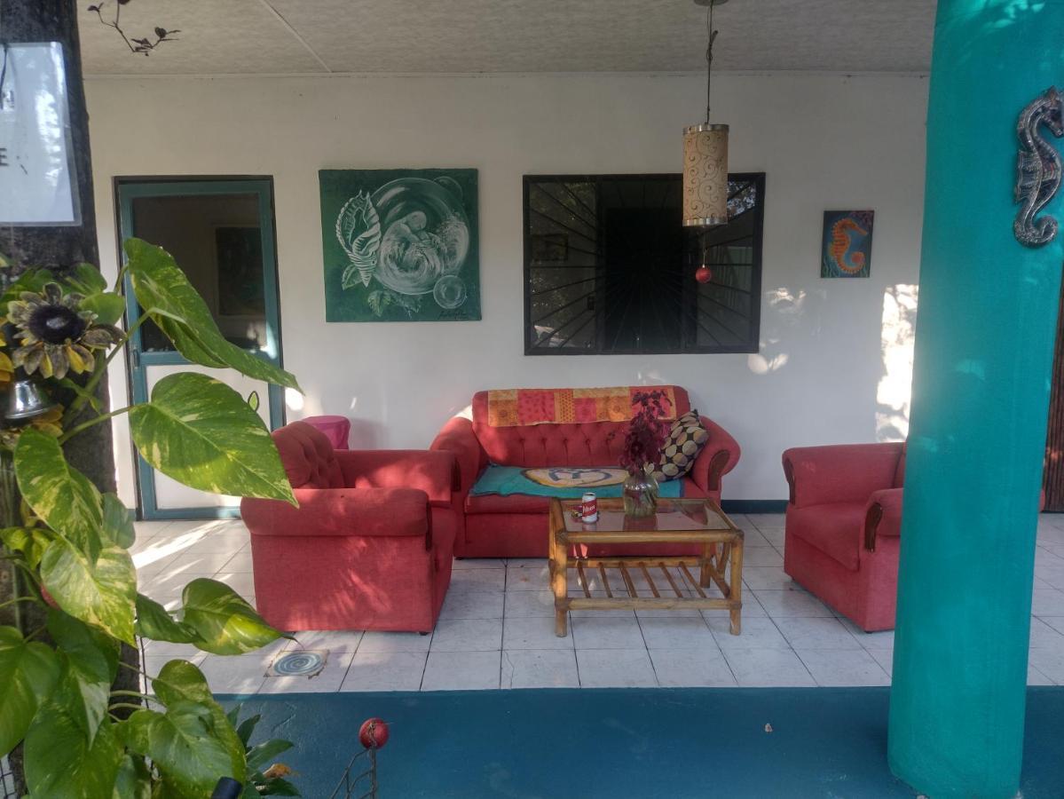 Hostel Cabinas Del Mar *