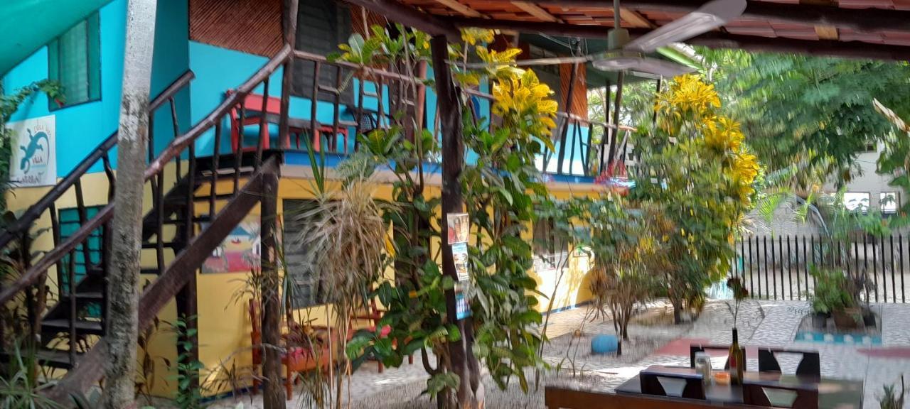 Cabinas Del Mar Hostel *